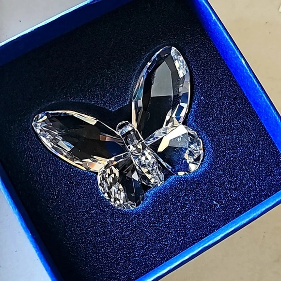 NIB Authentic Swarovski Large Brilliant Butterfly Crystal Clear Figurine #840429 - Picture 1 of 3